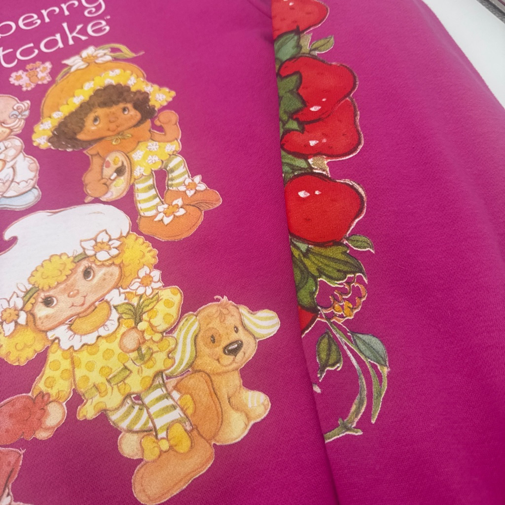Strawberry Shortcake Pink Graphic Sweatshirt M - Picture 2 of 6